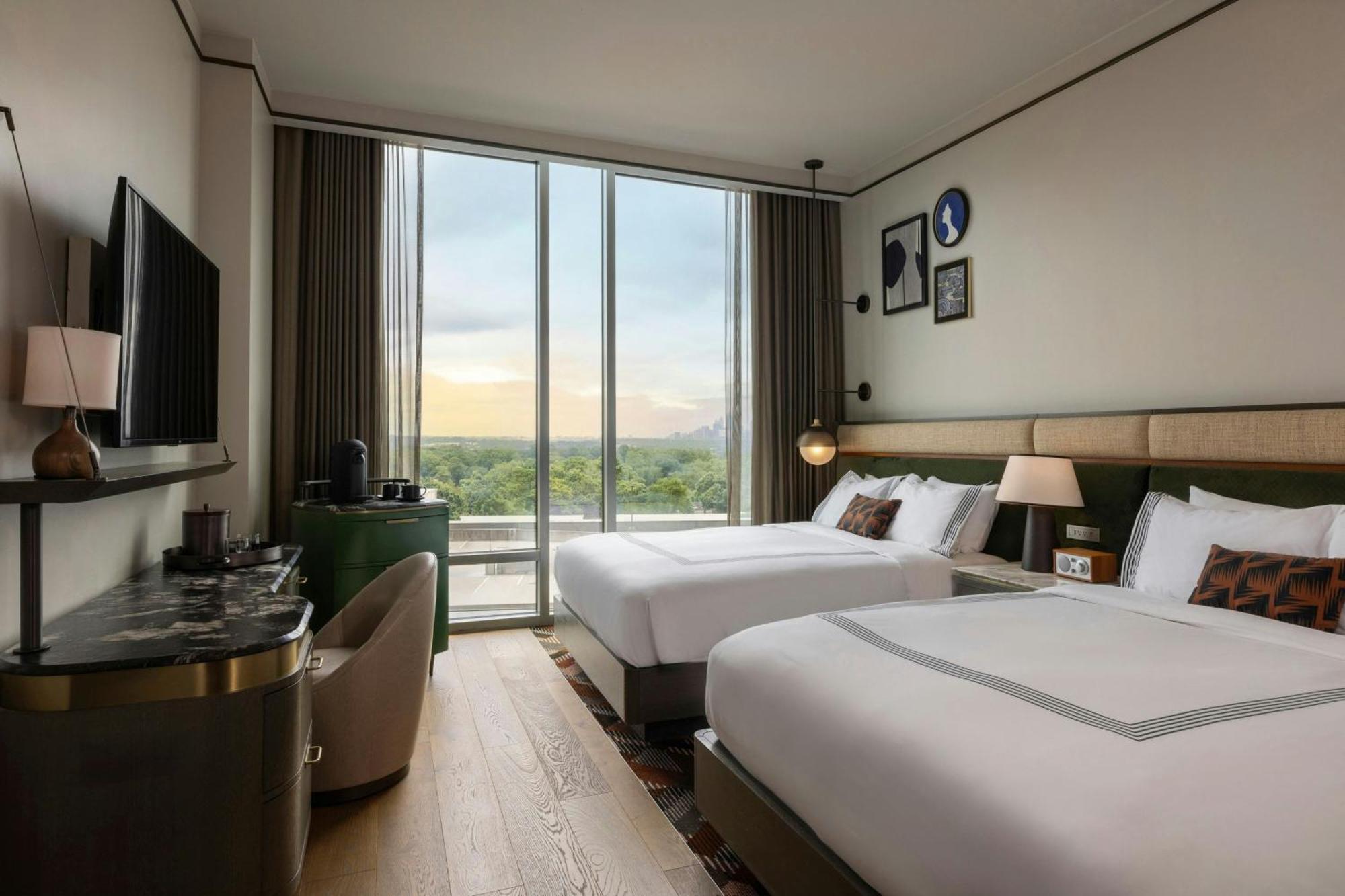Queen Room with City View