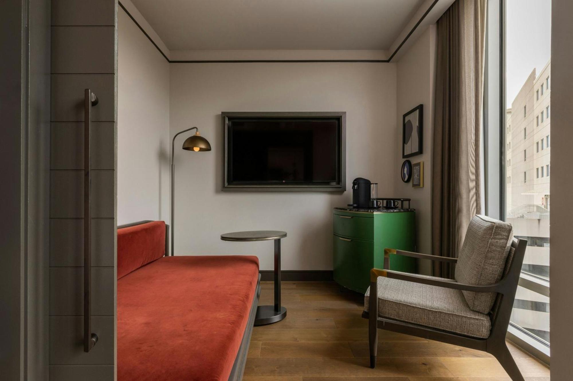 One-Bedroom Parlor Suite with One King Bed and City View